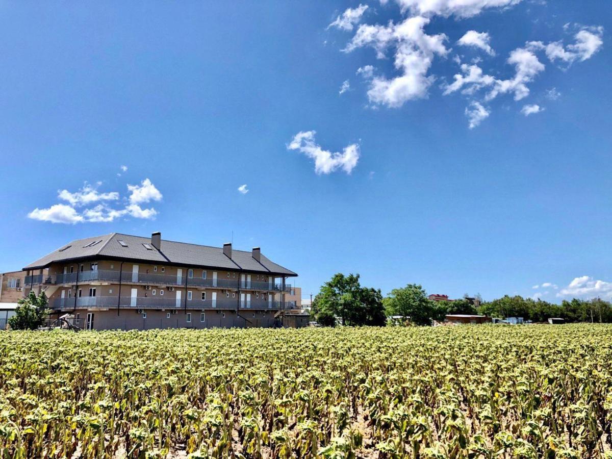Family Hotel Gribovka Eksteriør bilde